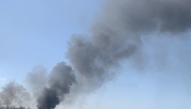 У Солом'янському районі Києва уламки дрона впали на залізничні колії