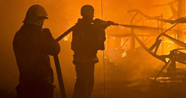 Росія вночі вдарила по підприємству на Київщині: є загиблі та постраждалі