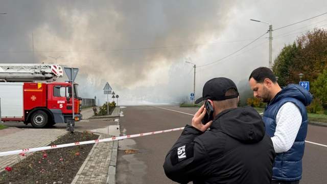 Росія вдарила по торговому центру на Рівненщині: є поранені