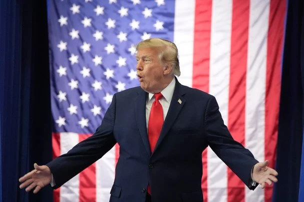 Адміністрація Трампа вимагала таємно зламати машину для голосування: що з'ясували журналісти